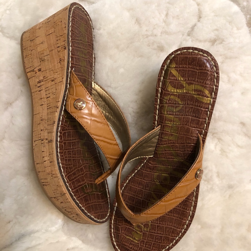 Sandals - Picture 2 of 3